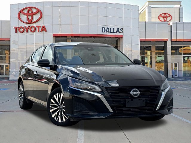 Used 2025 Nissan Altima 2.5 SV