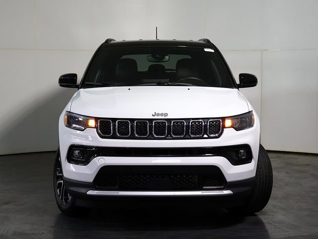 Used 2023 Jeep Compass Limited AWD/4WD image 9