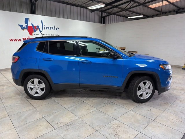 Used 2022 Jeep Compass Latitude image 2