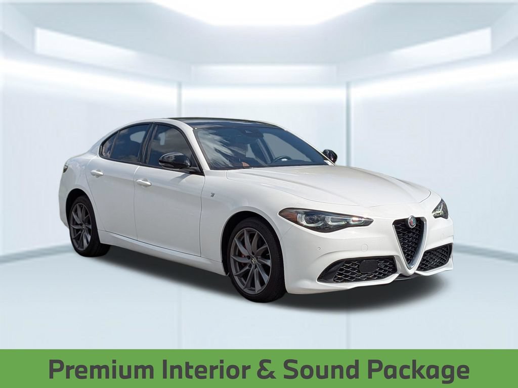 Used 2024 Alfa Romeo Giulia Ti AWD/4WD image 10