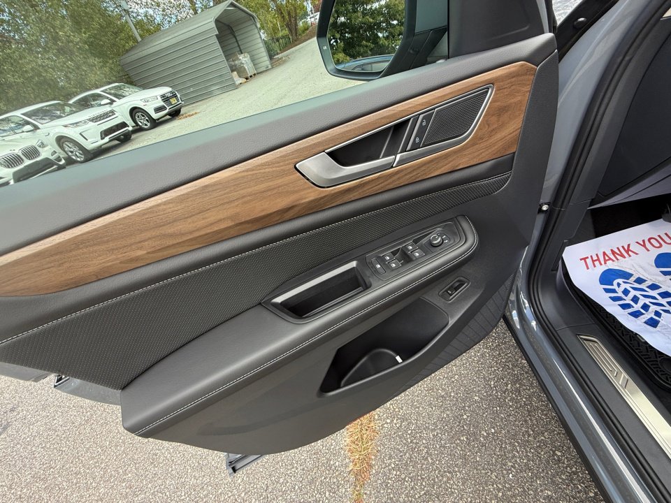 New 2026 Volkswagen Atlas SE image 32