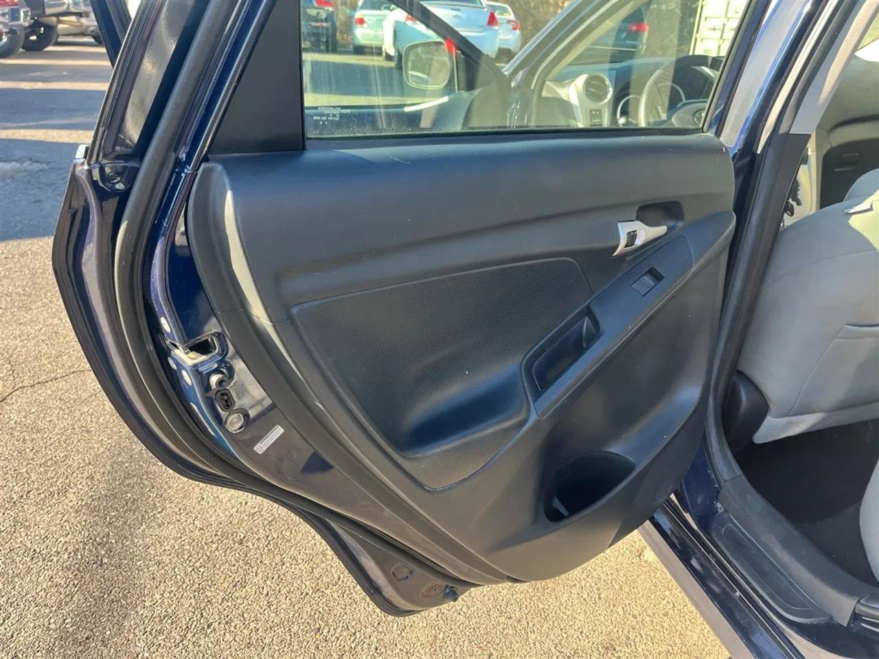 Used 2010 Toyota Matrix image 11