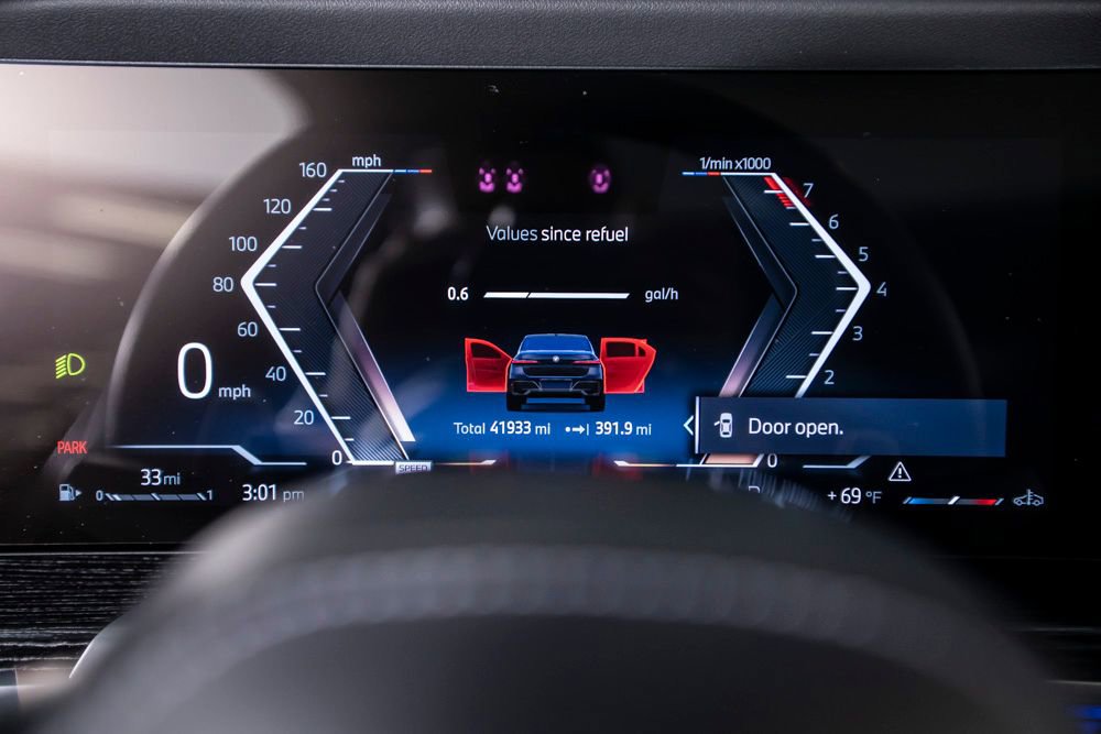 Used 2023 BMW 740i RWD image 29