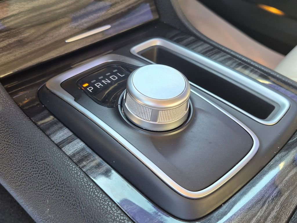 Used 2022 Chrysler 300 Touring w/ Sport Appearance Package image 21