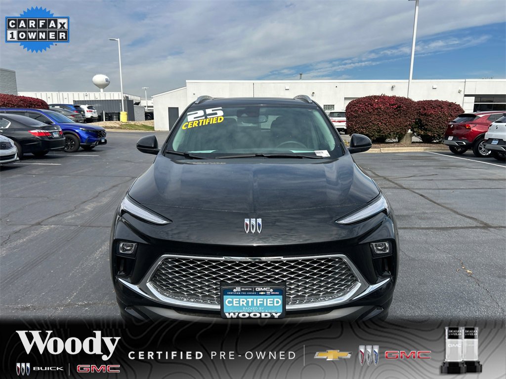 Certified 2025 Buick Encore GX Avenir image 3