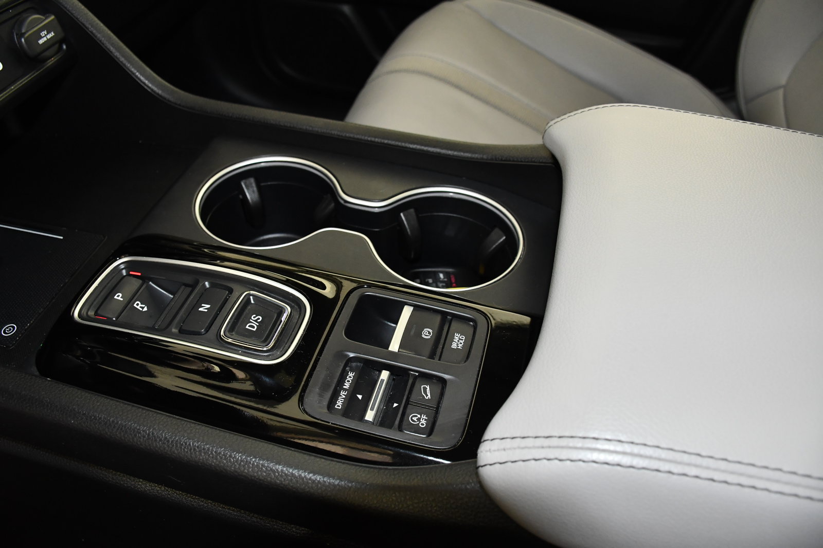 Used 2025 Honda Pilot Touring image 32