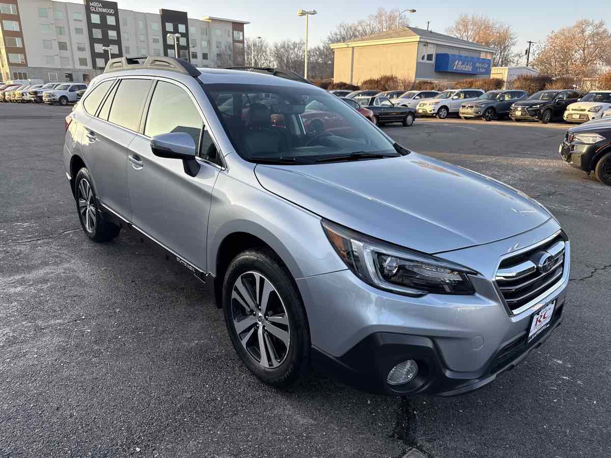 Used 2018 Subaru Outback 2.5i Limited image 4