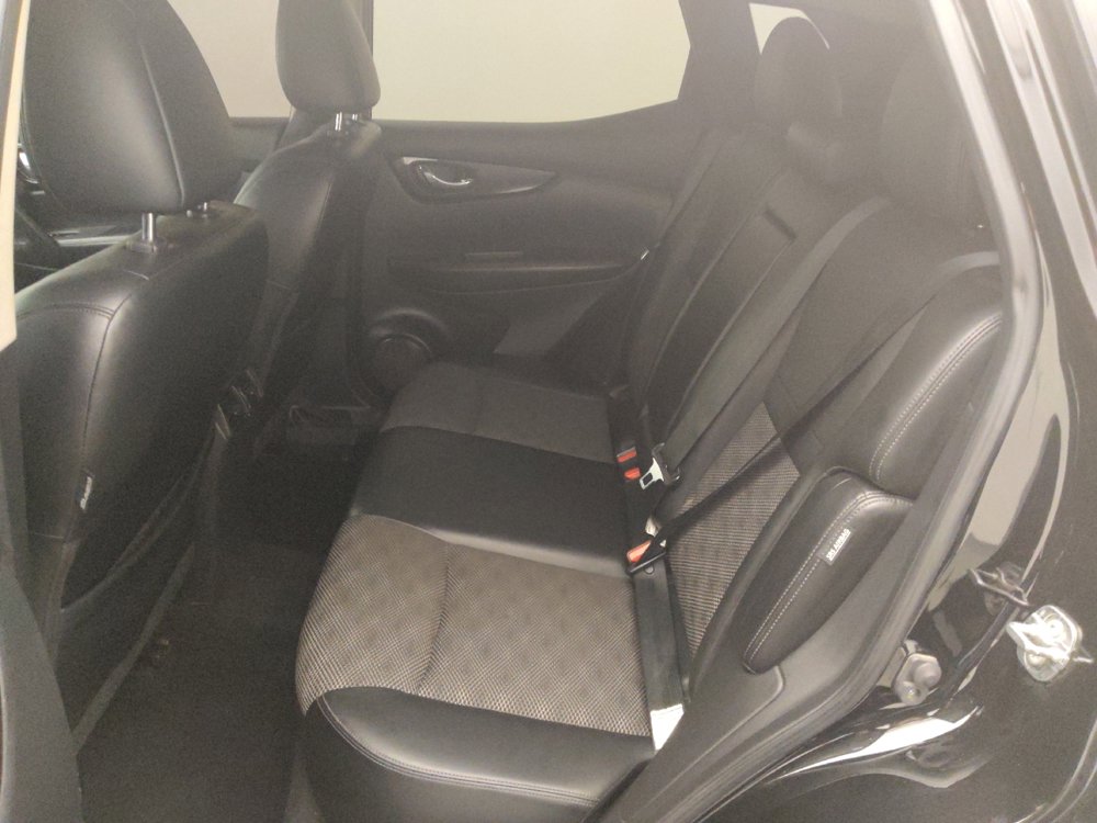 Used 2022 Nissan Rogue Sport SV w/ Technology Package image 18