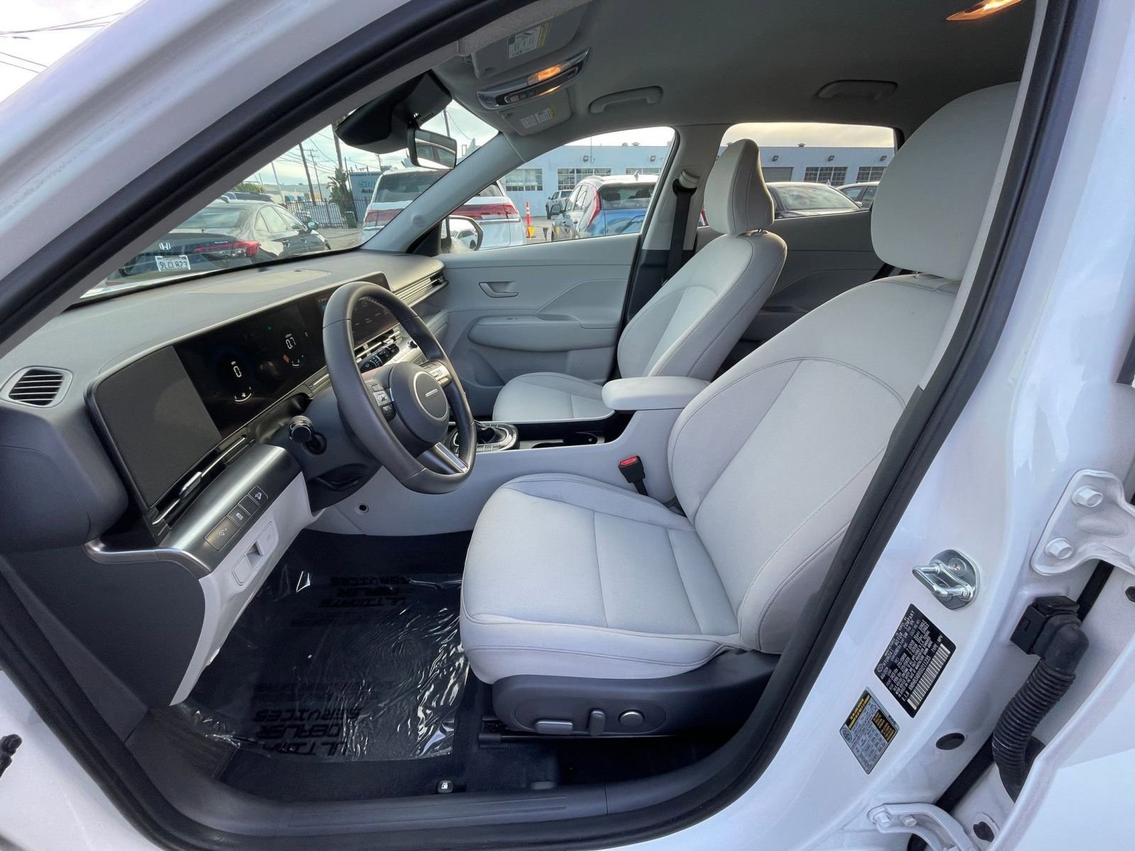 Used 2025 Hyundai Kona SEL image 27