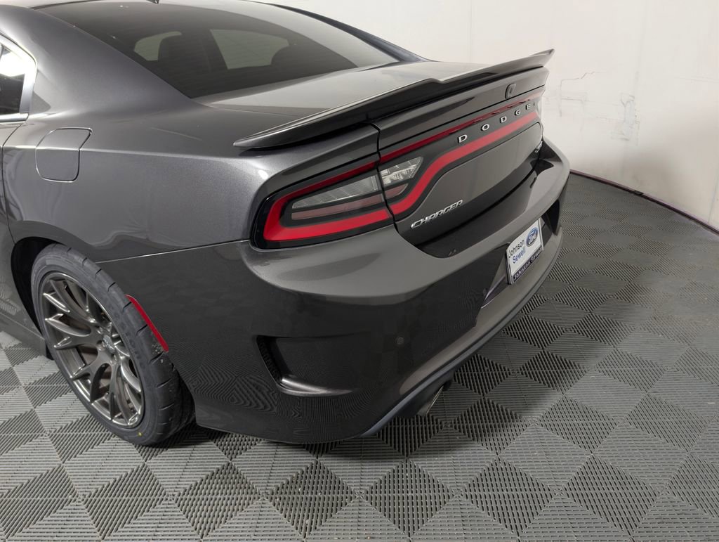 Used 2016 Dodge Charger SRT w/ Harman/Kardon Audio Group RWD image 5