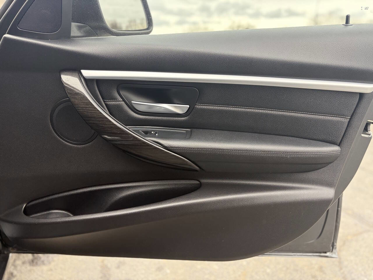 Used 2018 BMW 330i xDrive Sedan image 11