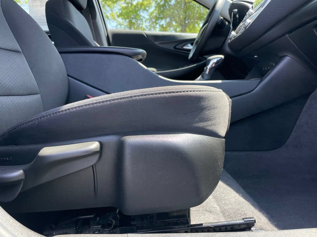 Used 2025 Chevrolet Malibu LT FWD image 31
