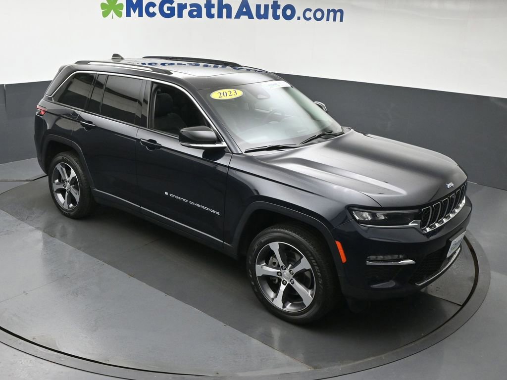 Used 2023 Jeep Grand Cherokee 4WD 4xe w/ Luxury Tech Group II image 3