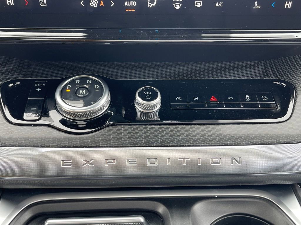 New 2025 Ford Expedition Platinum w/ Stealth Performance Package image 11