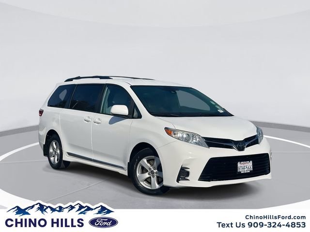 Used 2020 Toyota Sienna LE w/ Carpet Mat Package image 1