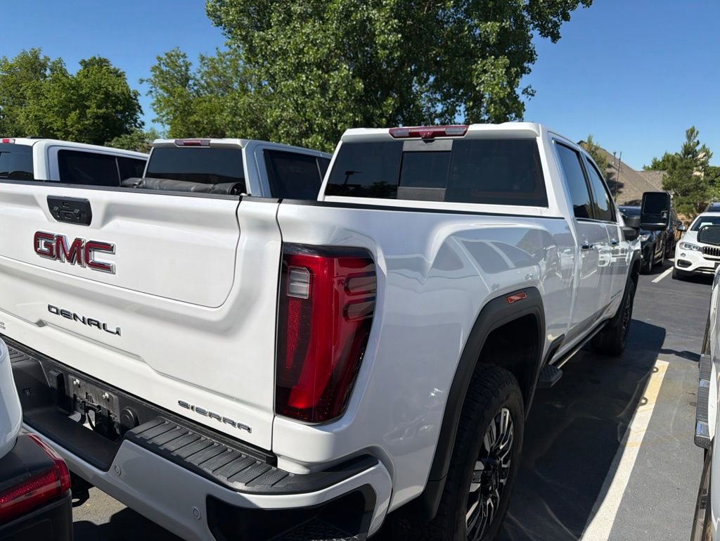 Used 2024 GMC Sierra 3500 Denali w/ Denali Reserve Package AWD/4WD image 3