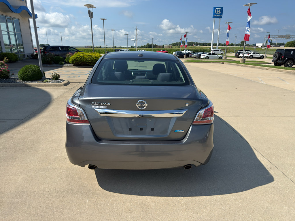 Used 2014 Nissan Altima 2.5 S w/ Display Audio Package FWD image 4