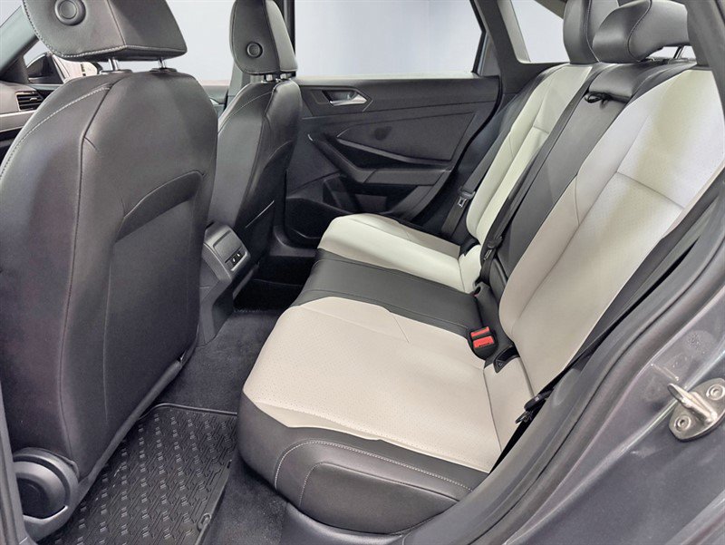Used 2019 Volkswagen Jetta R-Line w/ R-Line Cold Weather Package FWD image 21