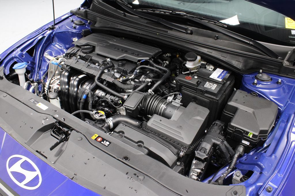 Used 2025 Hyundai Elantra Sport FWD image 12