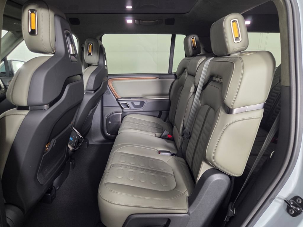 Used 2024 Rivian R1S Adventure AWD/4WD image 23