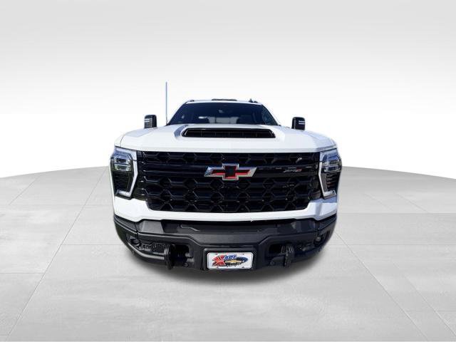 Certified 2025 Chevrolet Silverado 2500 ZR2 w/ ZR2 Bison Edition AWD/4WD image 3