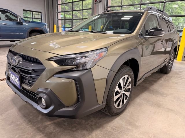 Used 2025 Subaru Outback Premium AWD/4WD image 4