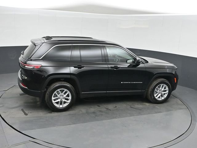 New 2026 Jeep Grand Cherokee Laredo w/ MOPAR Finishing Package AWD/4WD image 29