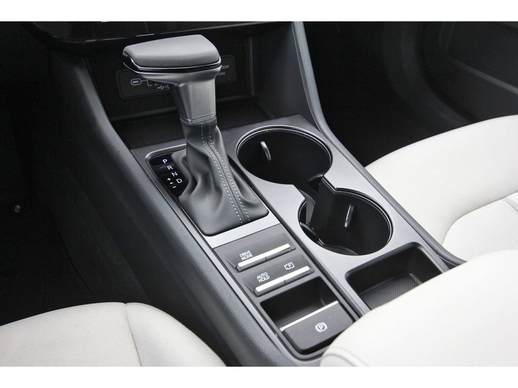 Certified 2025 Hyundai Sonata SE FWD image 30