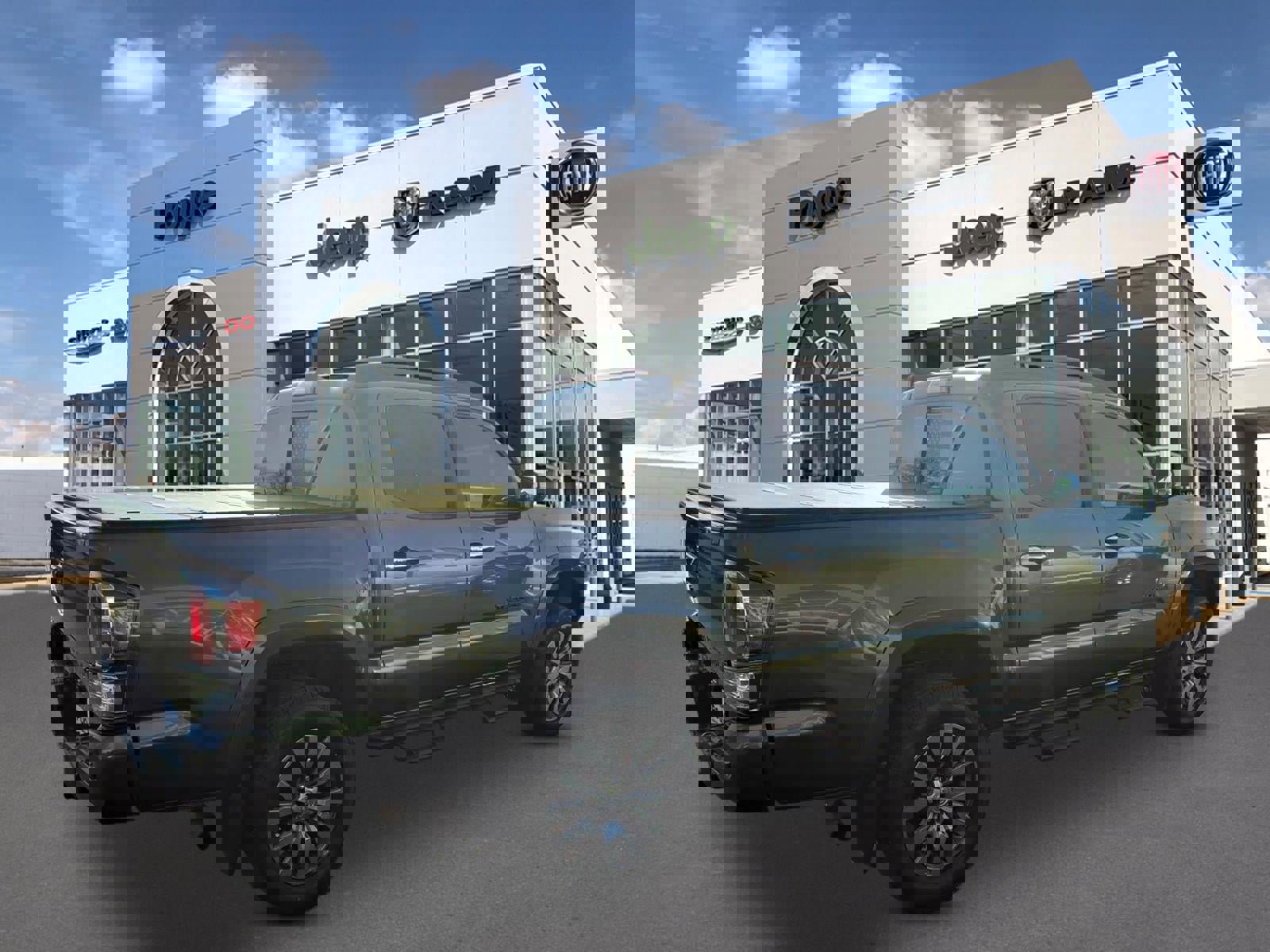 Used 2021 Toyota Tacoma Limited w/ Blackout Package (TMS) image 2