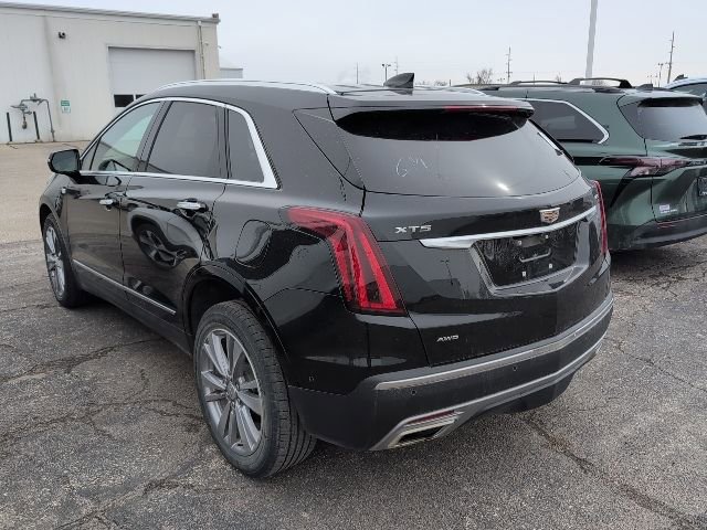 Used 2024 Cadillac XT5 Premium Luxury w/ Technology Package image 2