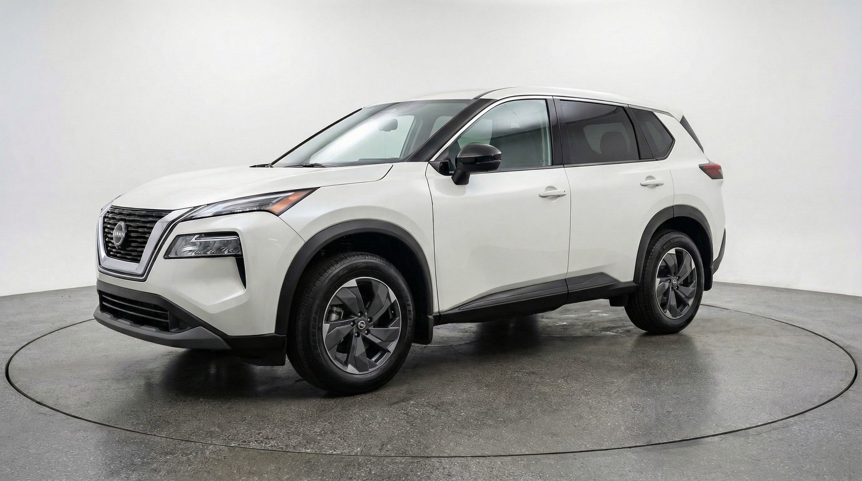 Used 2025 Nissan Rogue SV FWD image 3