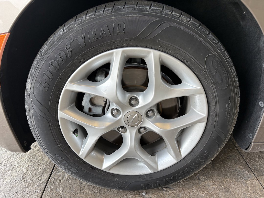 Used 2017 Chrysler Pacifica Touring-L w/ Tire & Wheel Group FWD image 10