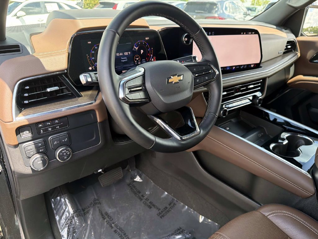 Used 2025 Chevrolet Tahoe High Country AWD/4WD image 22