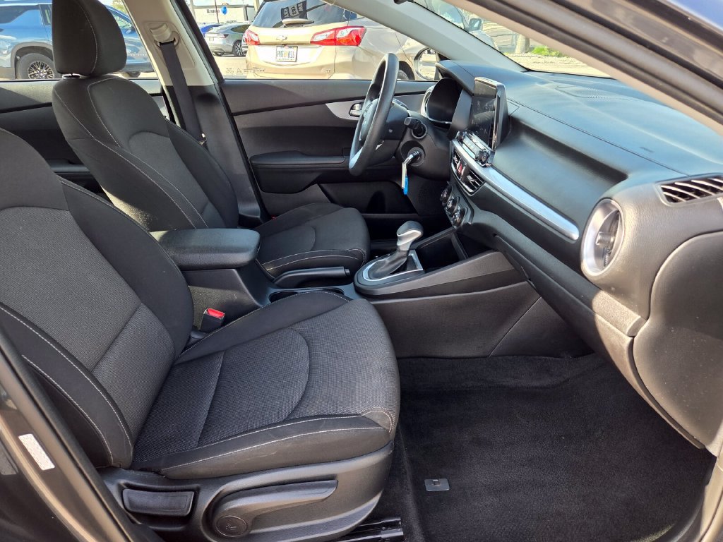 Used 2023 Kia Forte LXS FWD image 14