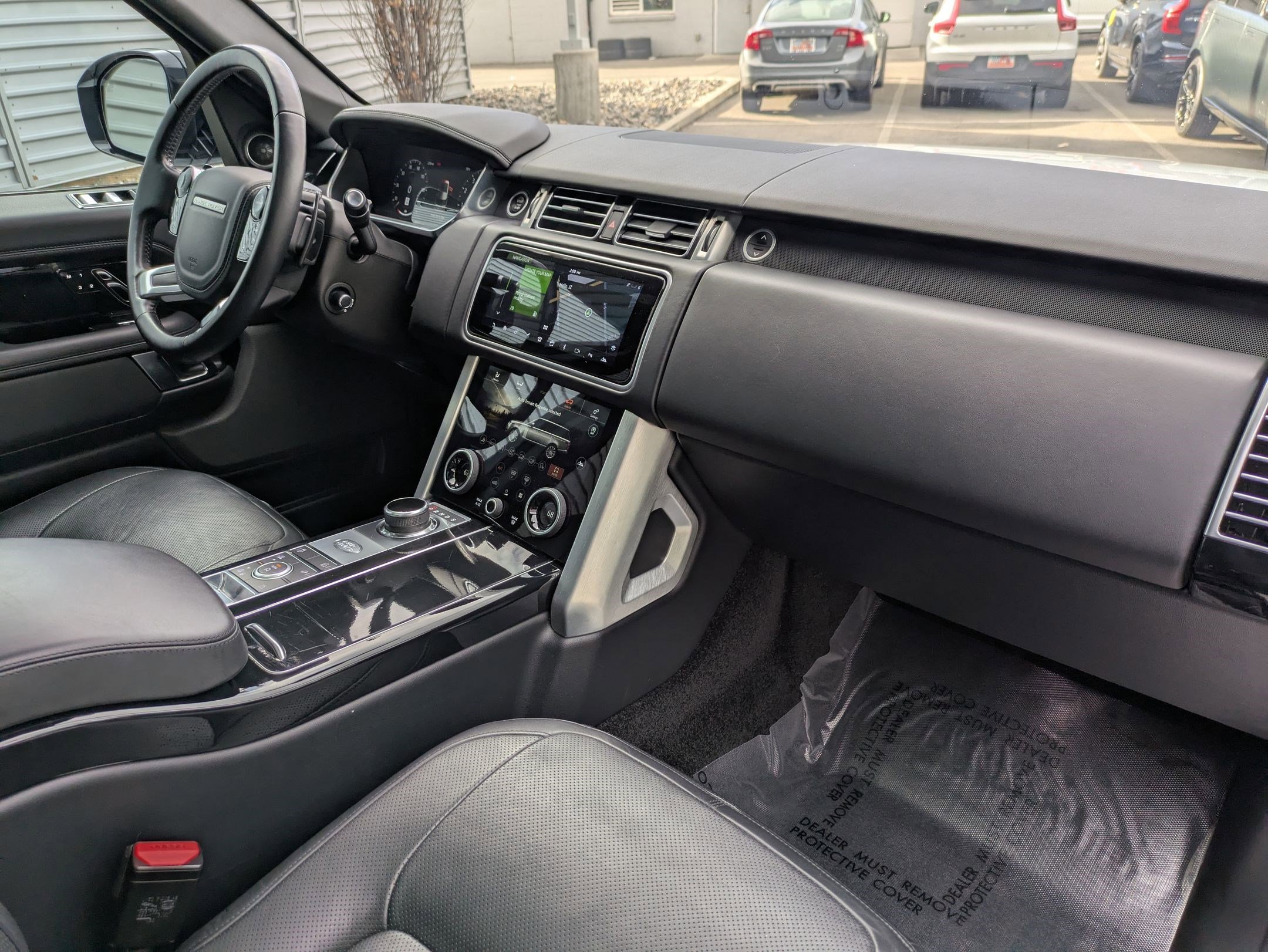 Used 2018 Land Rover Range Rover HSE image 32