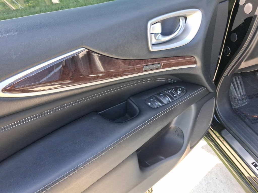 Used 2020 INFINITI QX60 Luxe w/ Sensory Package FWD image 15