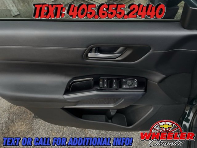 Used 2023 Nissan Pathfinder SL w/ Black Appearance Package image 9