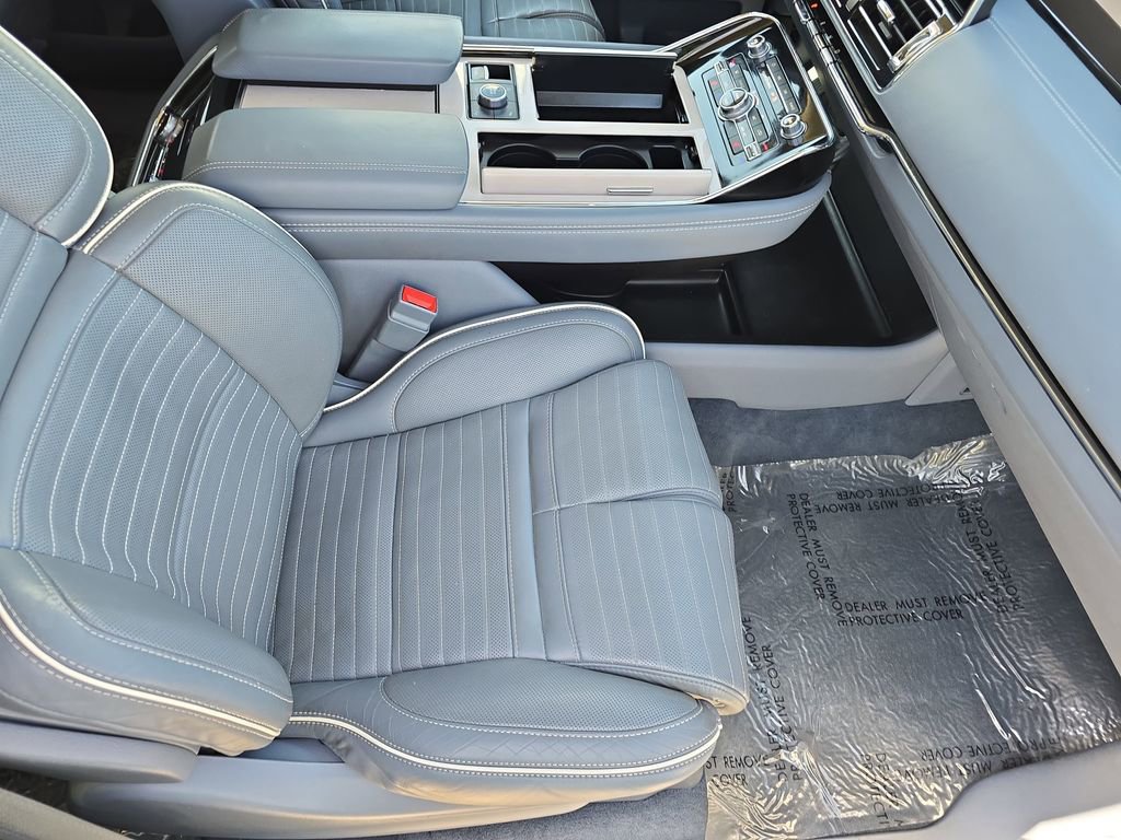 Used 2021 Lincoln Navigator Black Label w/ Cargo Convenience Package AWD/4WD image 10
