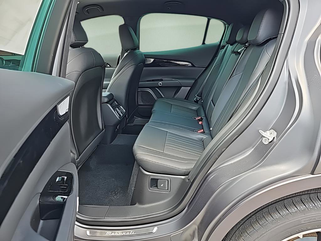 New 2023 Maserati Grecale GT image 25