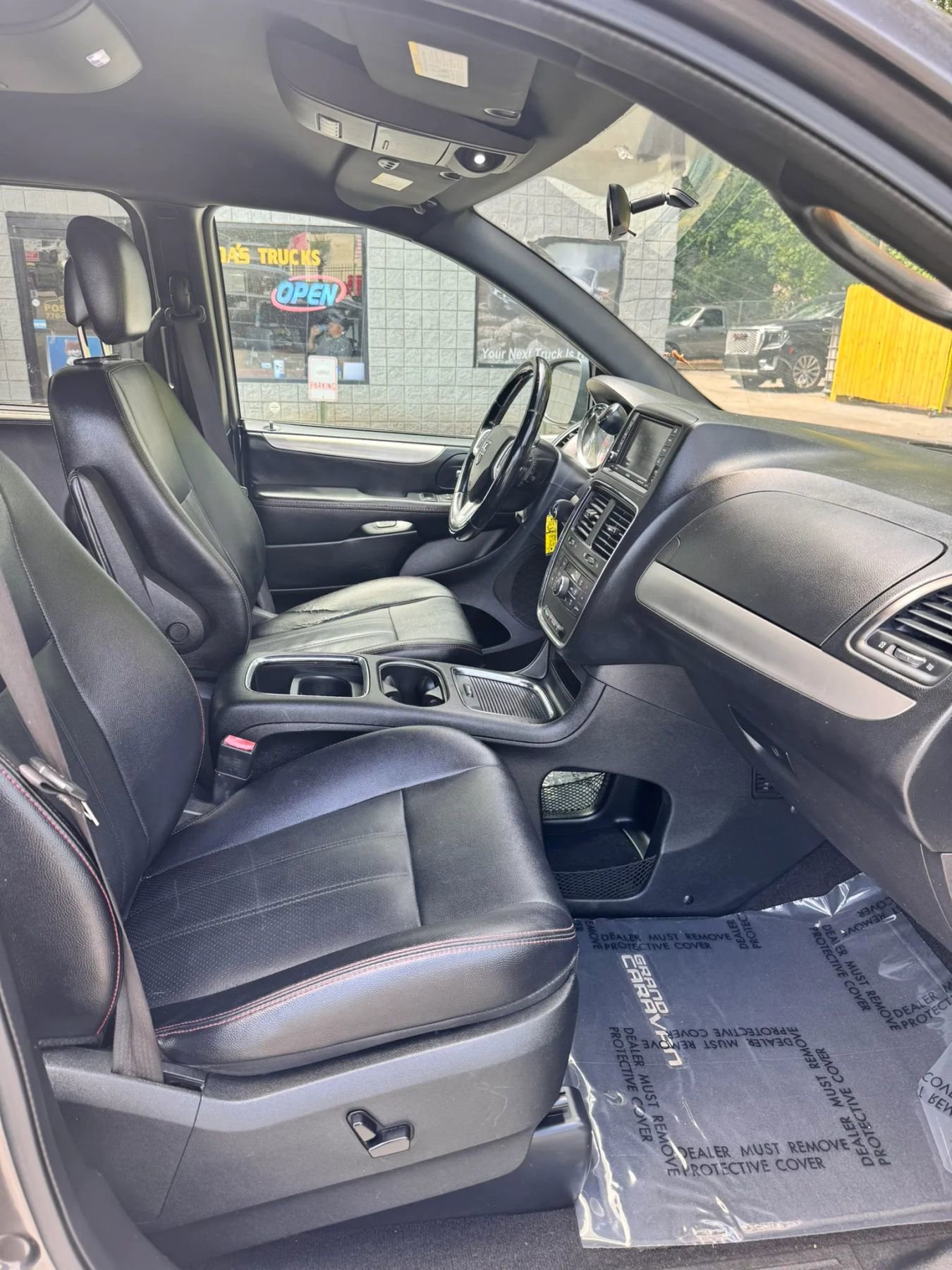 Used 2018 Dodge Grand Caravan GT FWD image 12