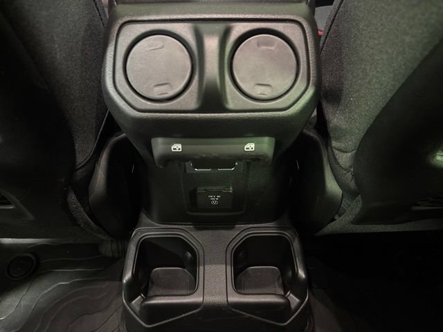 Used 2024 Jeep Wrangler Unlimited Rubicon w/ Convenience Group AWD/4WD image 31