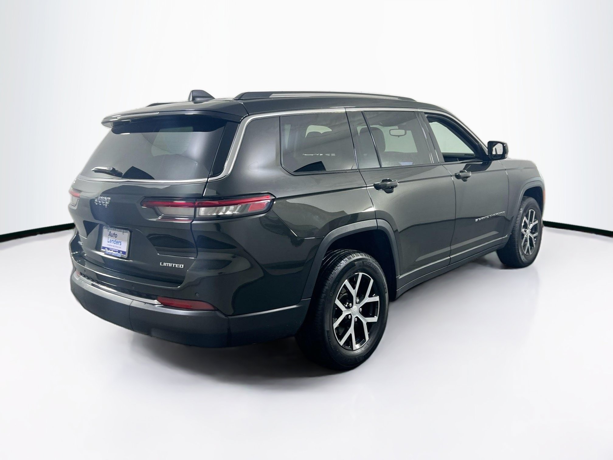 Used 2023 Jeep Grand Cherokee L Limited AWD/4WD image 5