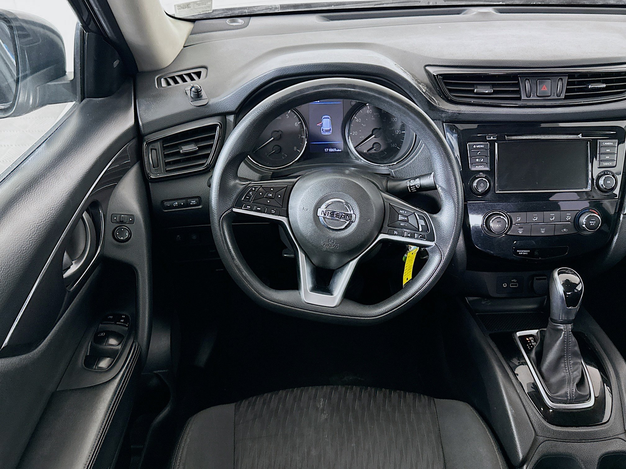Used 2020 Nissan Rogue S FWD image 17