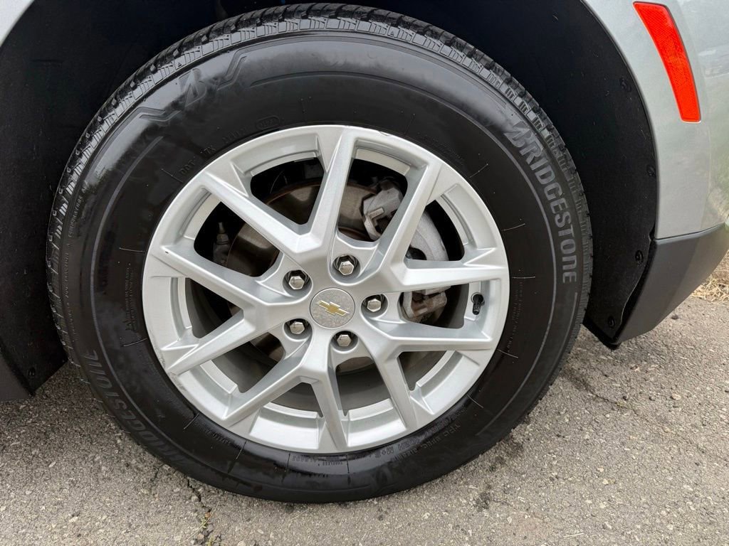 Used 2024 Chevrolet Equinox LT AWD/4WD image 14
