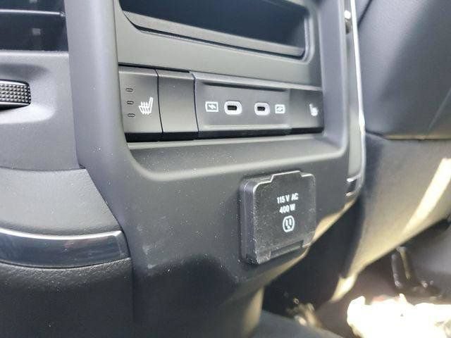New 2026 RAM 2500 Laramie AWD/4WD image 11