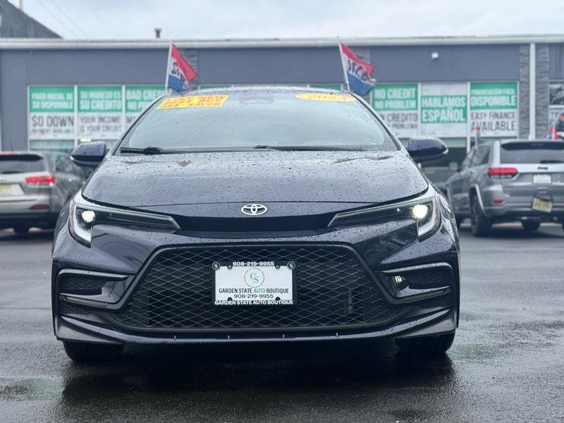 Used 2023 Toyota Corolla SE FWD image 2