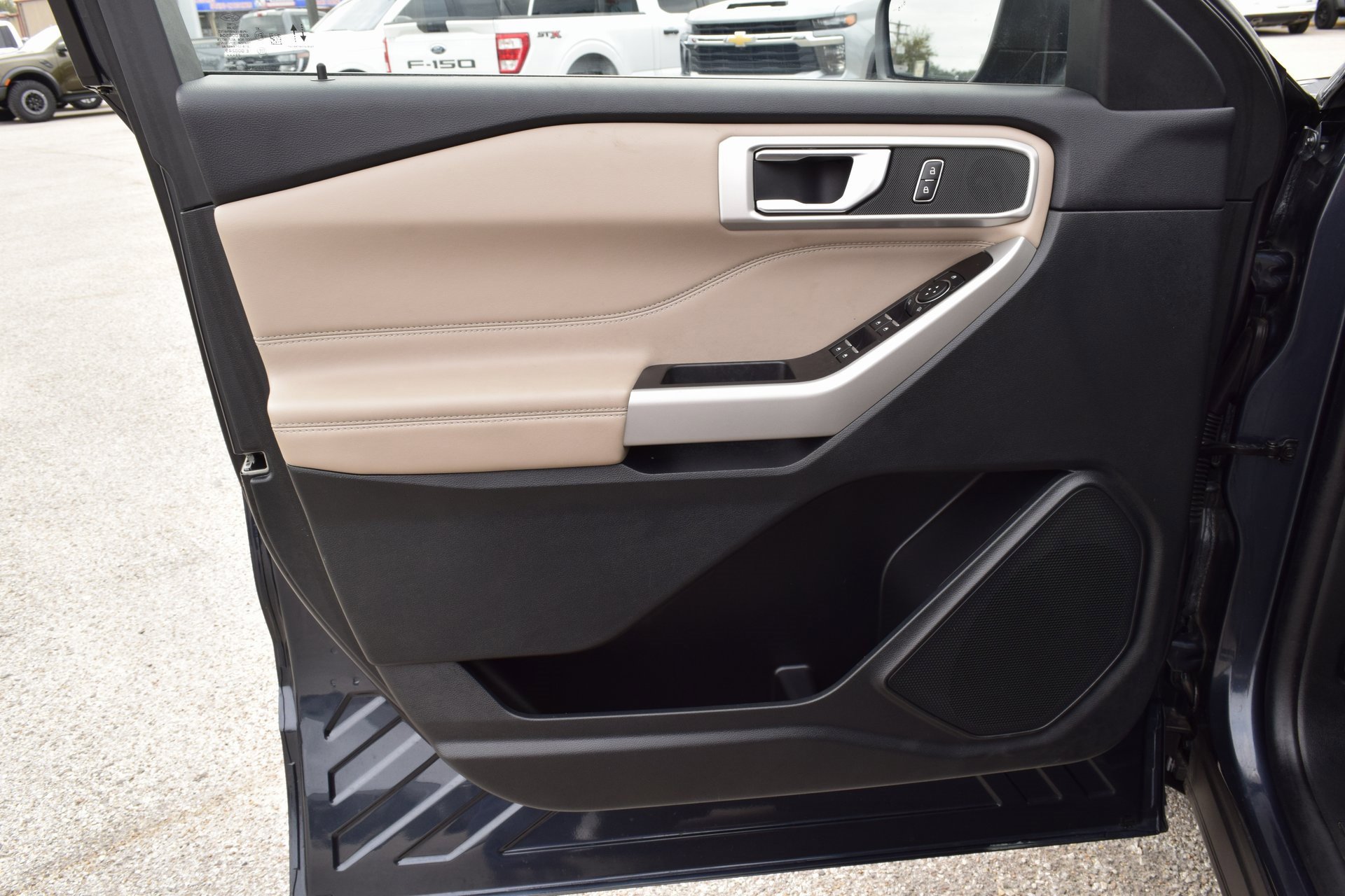 Used 2023 Ford Explorer XLT w/ Equipment Group 202A image 19