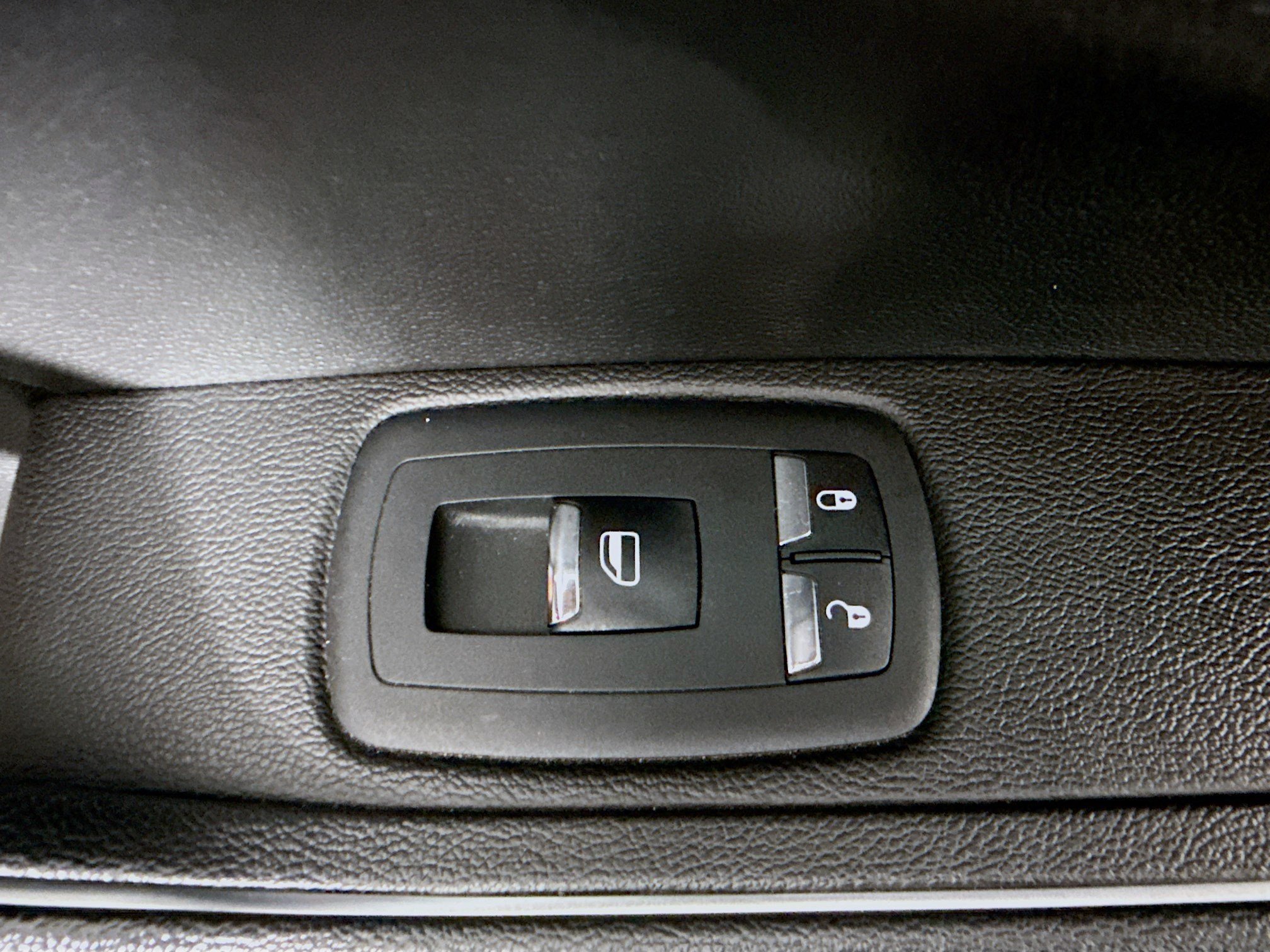 Used 2023 Maserati Levante GT AWD/4WD image 31