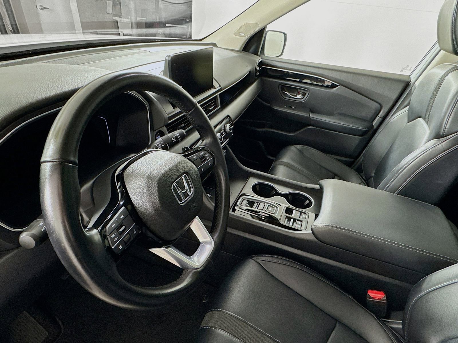 Used 2023 Honda Pilot Touring image 14
