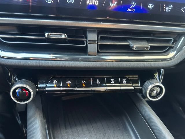 Used 2024 Chevrolet Equinox EV RS FWD image 30